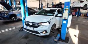 Video | Cât costă revizia la o Dacia Logan, și ce se poate strica după 30.000 de kilometri?