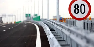<span class='prepend'>Analiză |</span> Cât timp câștigi dacă depășești viteza legală pe drumul spre mare? Costurile depășirii limitei de viteză pe Autostrada Soarelui