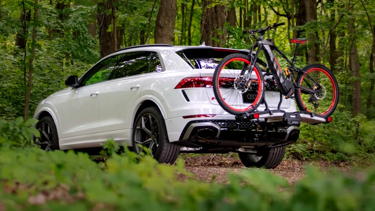 Audi eMTB 2.0: bicicleta electrică inspirată de RS Q e-tron ce aduce tehnologia quattro pe munte