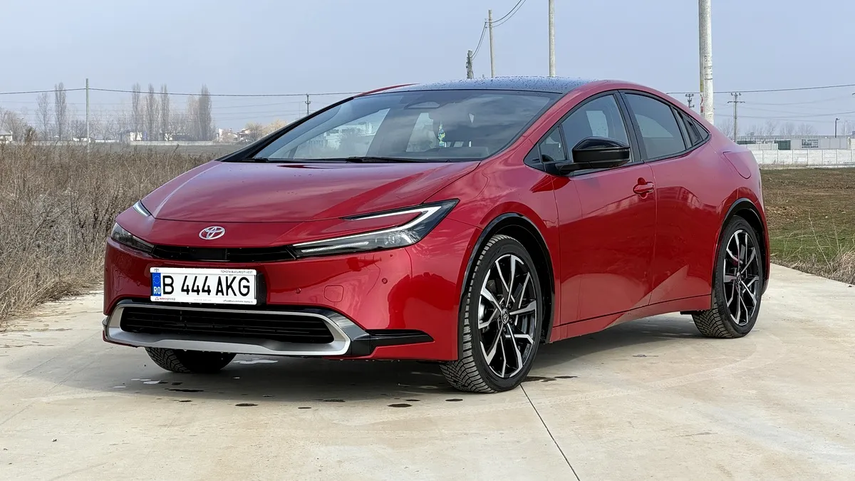 Hibridele Toyota sunt mai fiabile decât mașinile pe benzină, susține un mecanic cu experiență