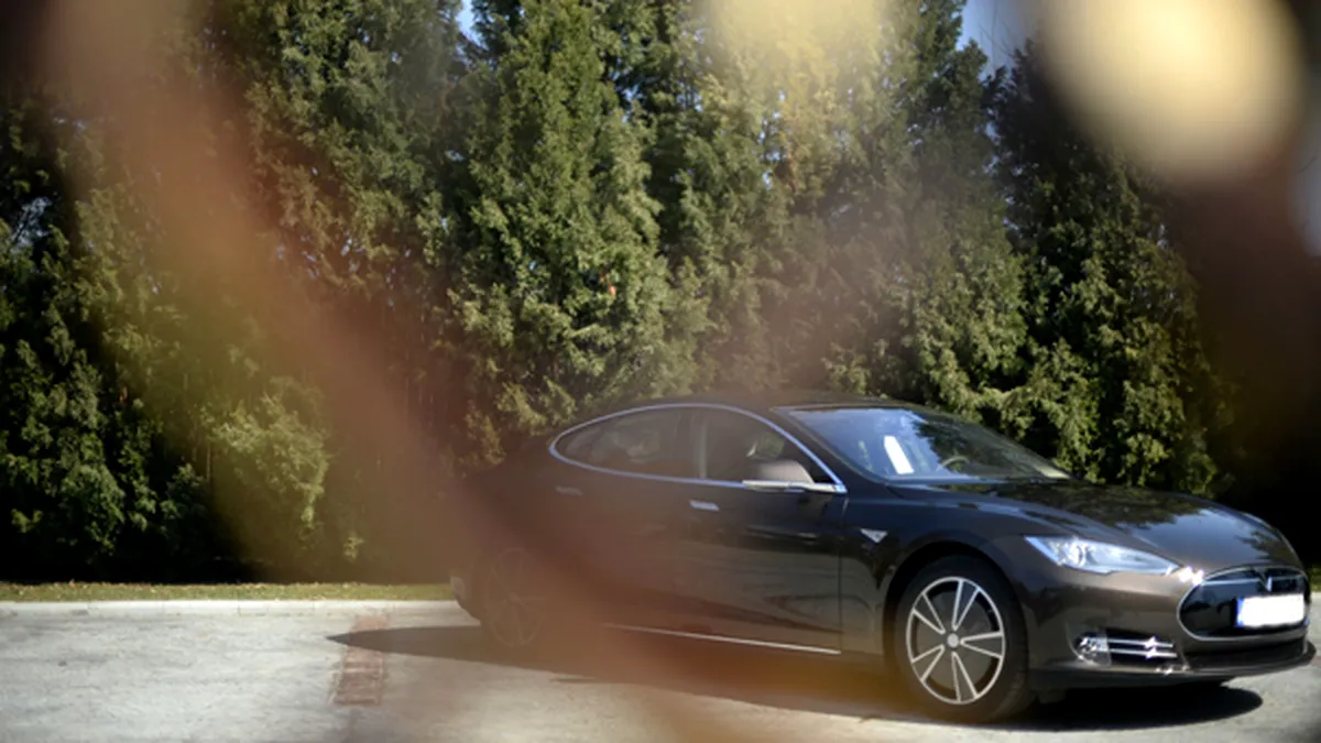 Ce făcea şoferul decedat în primul accident mortal în care a fost implicat un Tesla Model S