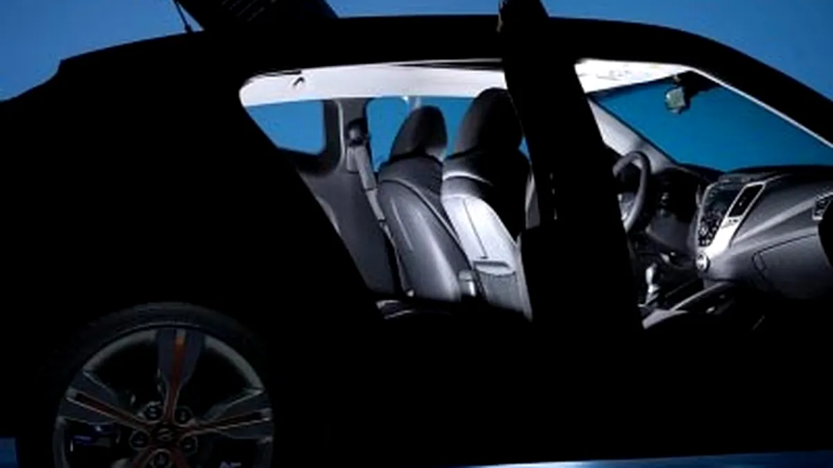 Un nou teaser: Hyundai Veloster va avea a treia uşă laterală!