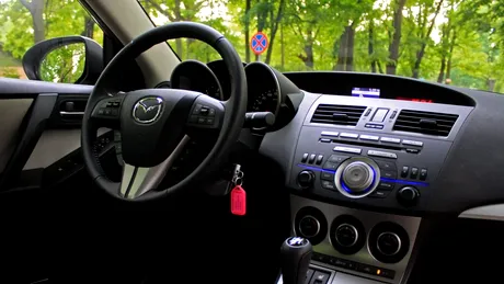 Mazda3 Sedan 1.6 CD - INTERIORUL (II)