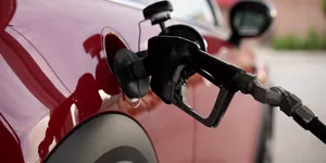 Șoferii ar putea plăti 10 lei pentru un litru de motorină în august. Scenariul prin care s-ar putea ajunge la 11,5 lei pe litru