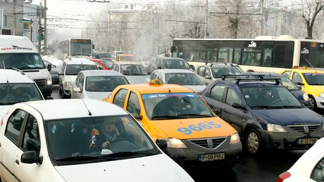 Estimarea Guvernului: încasări reduse în acest an din taxa auto