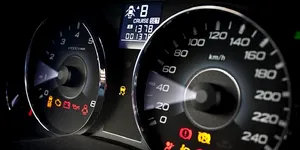 Check engine aprins în bord din cauza catalizatorului sau filtrului de particule. Cum conduci mașina în continuare?