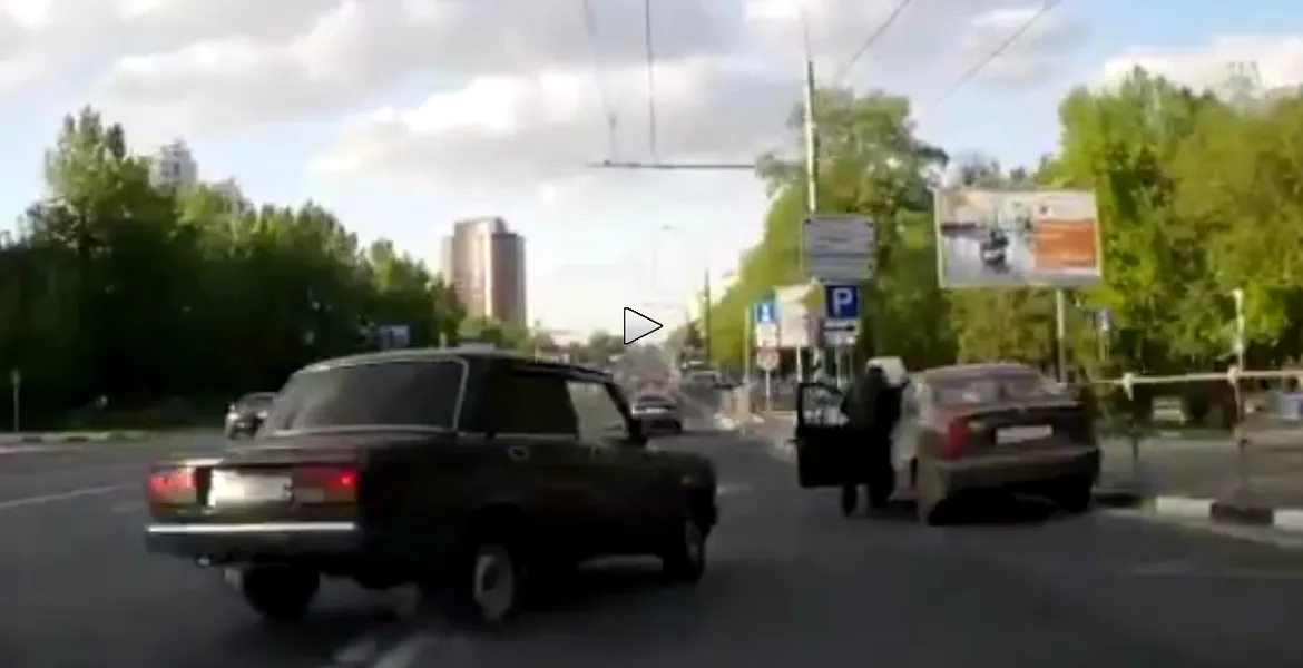 Îţi place să abuzezi frâna? Uite de ce e util ABS-ul. VIDEO