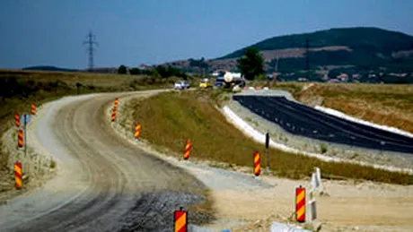 Bechtel a asfaltat 30 de kilometri de autostradă