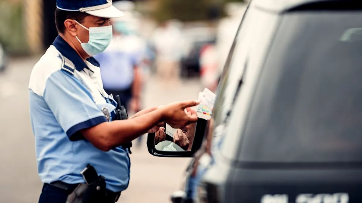 Câțiva polițiști de la Rutieră, cercetaţi de DNA pentru luare de mită. Ei primeau produse alimentare