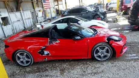 Un Chevrolet Corvette din 2020 cu doar 5.500 de kilometri la bord a fost făcut praf și a ajuns la licitații. Cât cere proprietarul?