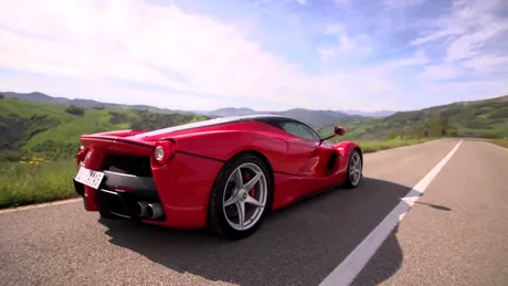 Chris Harris îşi face de cap cu noul Ferrari LaFerrari. VIDEO