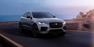 Incendiu puternic la fabrica Jaguar Land Rover din Marea Britanie