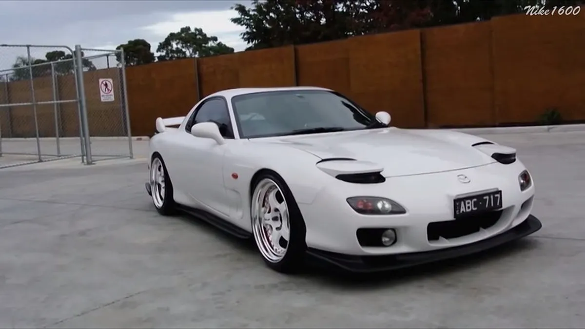 Cele mai tari maşini japoneze ale anilor 90. VIDEO