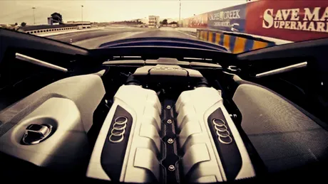 Mesaje de dragoste către Audi R8. VIDEO