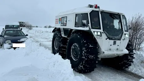 Video / ISU Călărași scoate la intervenție SHERP, utilajul ucrainean care trece prin zăpadă ca un tanc