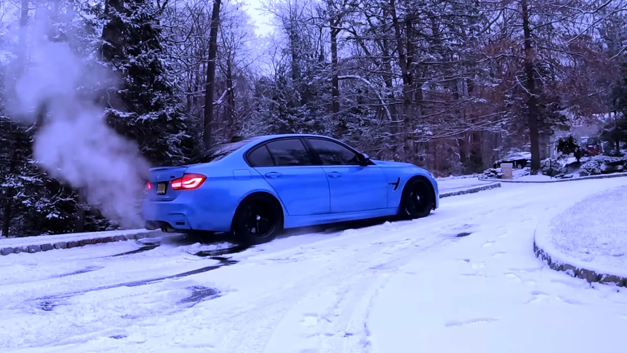 Tesla salvează un BMW M3 