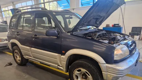 RAR a descoperit mașini cu improvizații periculoase. Un SUV avea frânele spate dezactivate, iar o autoutilitară folosea buturugi de lemn