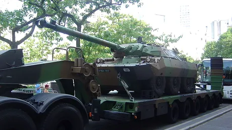 Tancurile ușoare AMX-10RC livrate din Franța vin în sprijinul armatei ucrainene - VIDEO