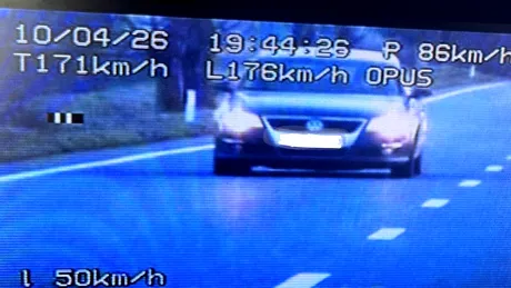 O șoferiță din Constanța a fost prinsă cu dublul vitezei legale. Motivul: i se ard cozonacii în cuptor