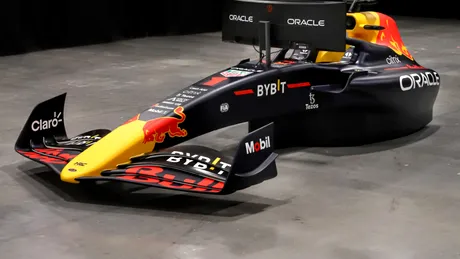 Formula 1 ajunge de pe circuit în sufragerie. Simulatorul Red Bull costă cât un Porsche 911