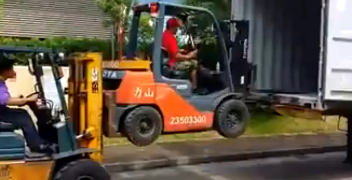 VIDEO: Prietenul motostivuitor la nevoie se cunoaşte