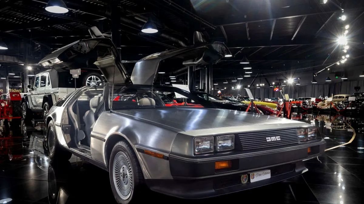 DeLorean DMC-12, în galeria Țiriac Collection. Mașina a făcut furori în filmul „Back to the Future”