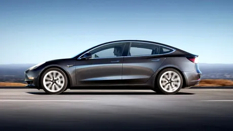 Modelul Tesla 3 a fost cea mai vândută maşină electrică în Italia în septembrie 