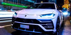 ANAF scoate la licitație online două Ferrari și două Lamborghini la preț special. Cât cere pe cele 4 supercaruri