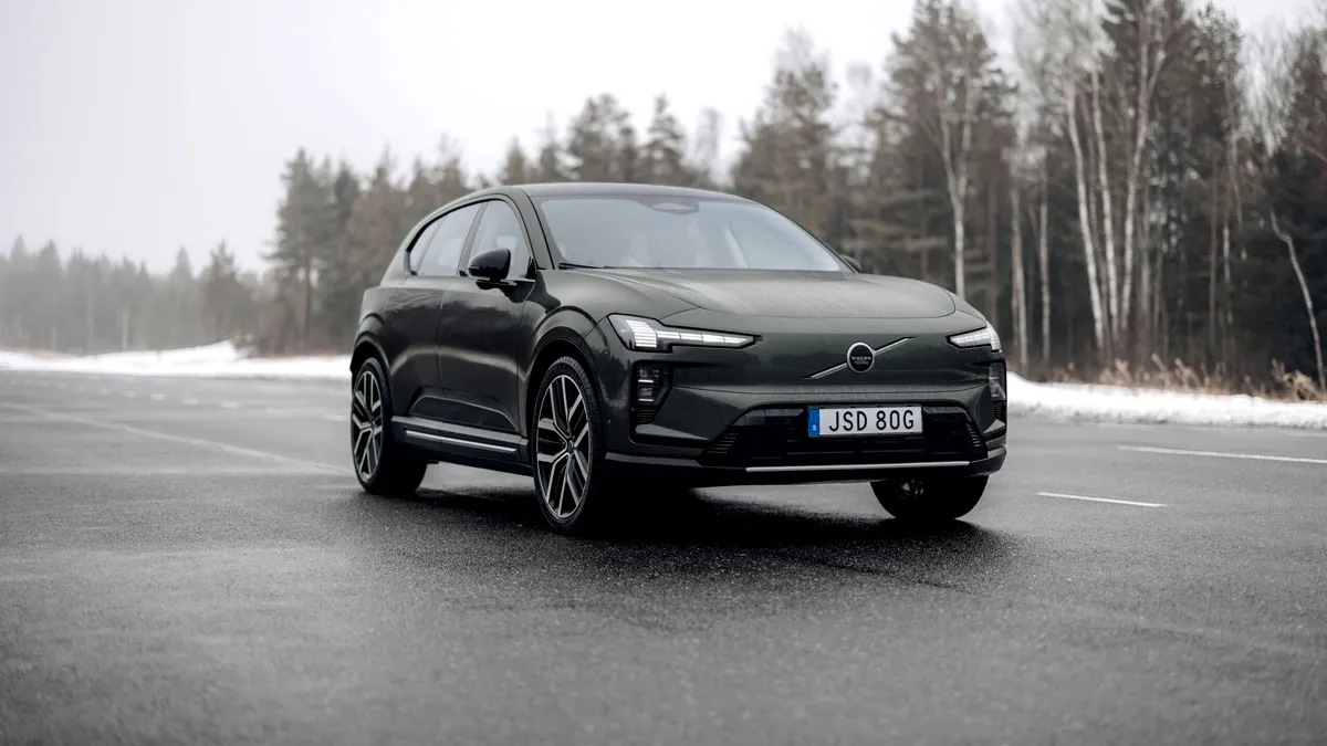 Volvo își actualizează tehnologia pentru mașini conectate. Poate avertiza alte mașini cu privire la pietoni sau lucrări, printre altele
