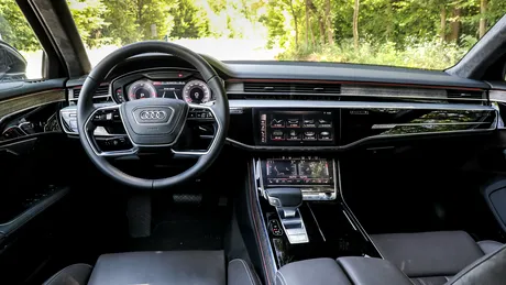 Noul Audi S8 primeşte motorul de top oferit pe modele Porsche şi Bentley, dar şi dotări în premieră