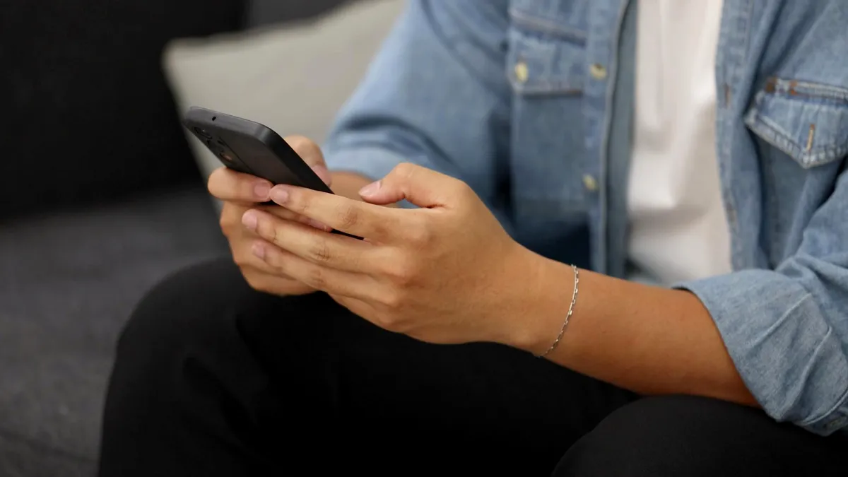 Alertă de fraudă prin SMS: Mesajele care anunță amenzi de viteză de la Ministerul Transporturilor sunt false