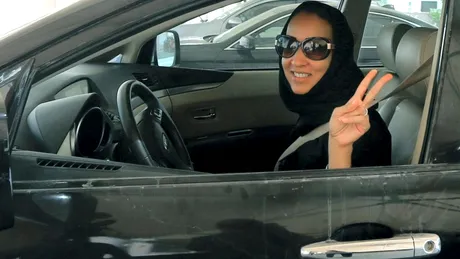 Femeile din Arabia Saudită vor putea conduce maşini 