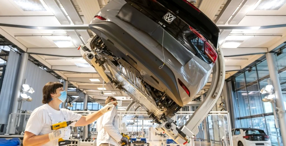Volkswagen se așteaptă la o creștere a producției de mașini în 2022