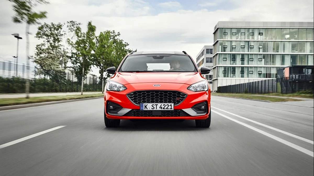 Ford prezintă noul Focus ST break. Performanţe de top şi portbagaj imens - GALERIE FOTO