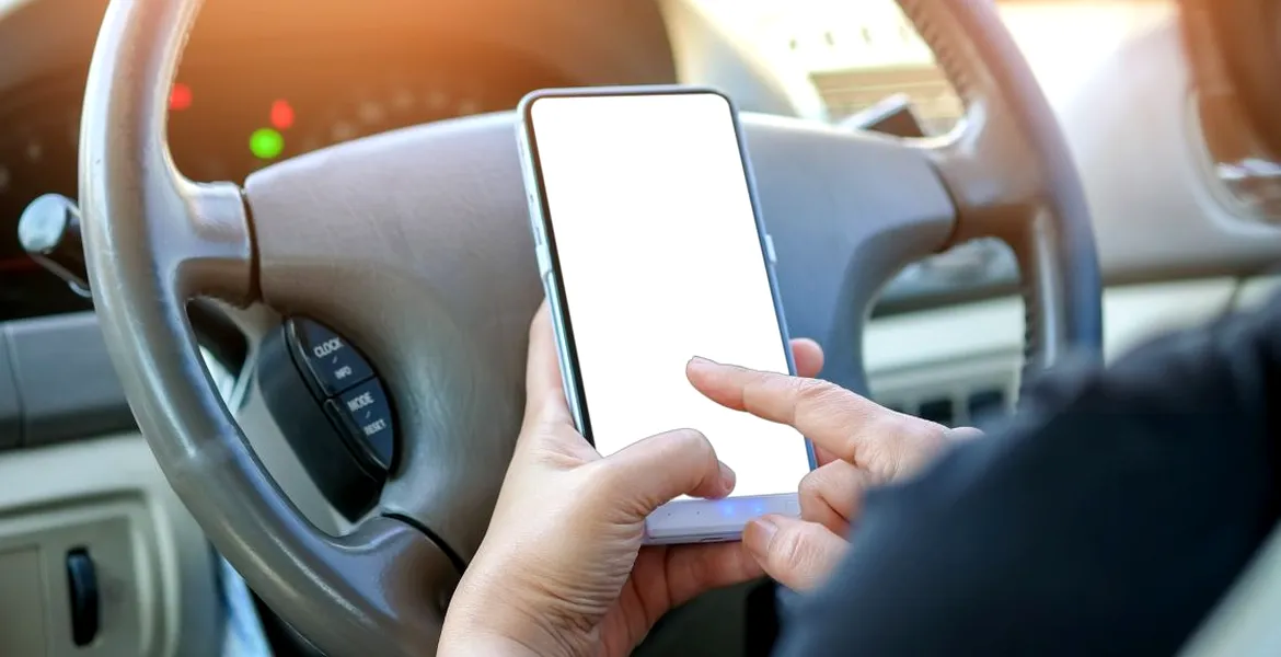 Vânzarea și înmatricularea mașinii se vor putea face de pe telefonul mobil. Aplicația, gestionată de MAI