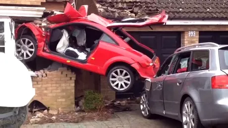 Cum să intri cu un Audi TT în sufragerie. VIDEO