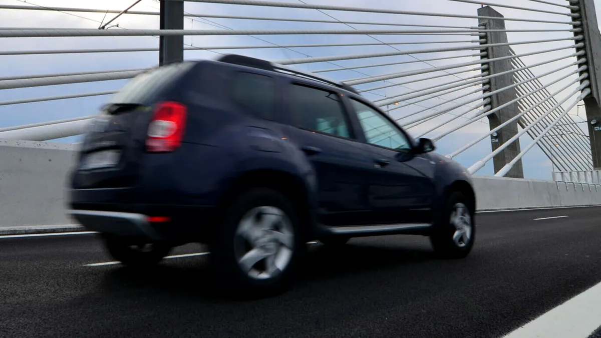 Diferența între taxa de drum și taxa de pod în 2025: Ce plătești, când și de ce?