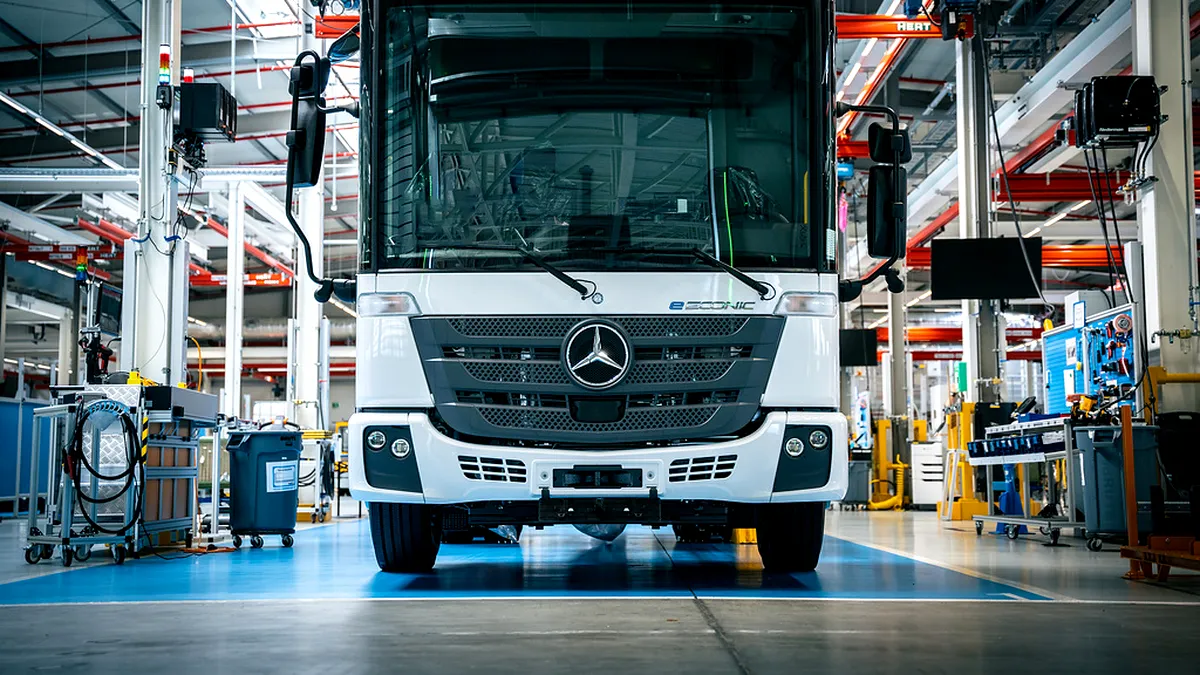 Mercedes-Benz a demarat producția de serie a celui de-al doilea său camion electric
