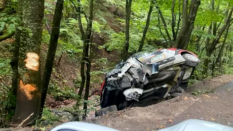 Accident grav la Raliul Transilvaniei. Pilotul a fost transportat la spital