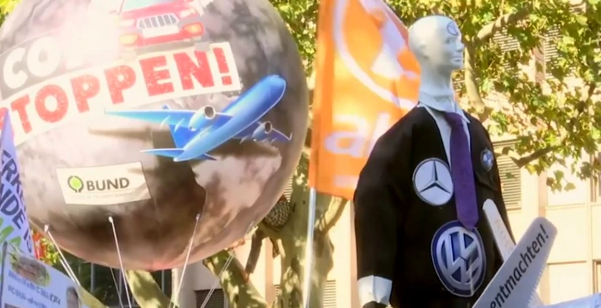 Proteste la Salonul Auto de la Frankfurt: „STOP SUV”, „Nu ne putem înlocui plămânii”
