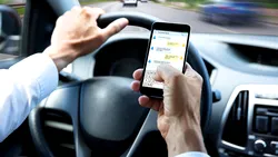 2025: Toți românii vor avea permis auto pe telefonul mobil. Când începe implementarea proiectului