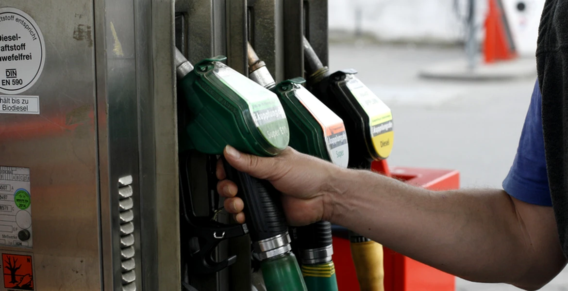 Alertă: e posibil ca preţul carburantului să se înjumătăţească la finalul anului?