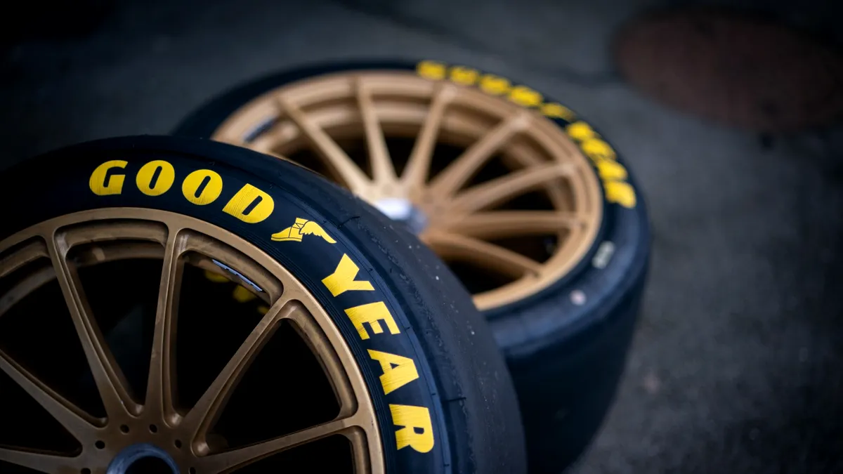 Goodyear și Lockheed Martin lucrează la un vehicul destinat mobilității pe suprafață Lunii