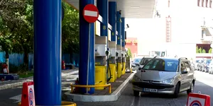 Ungaria a plafonat prețul motorinei și benzinei, dar numai aceste mașini au voie să alimenteze cu carburant ieftin