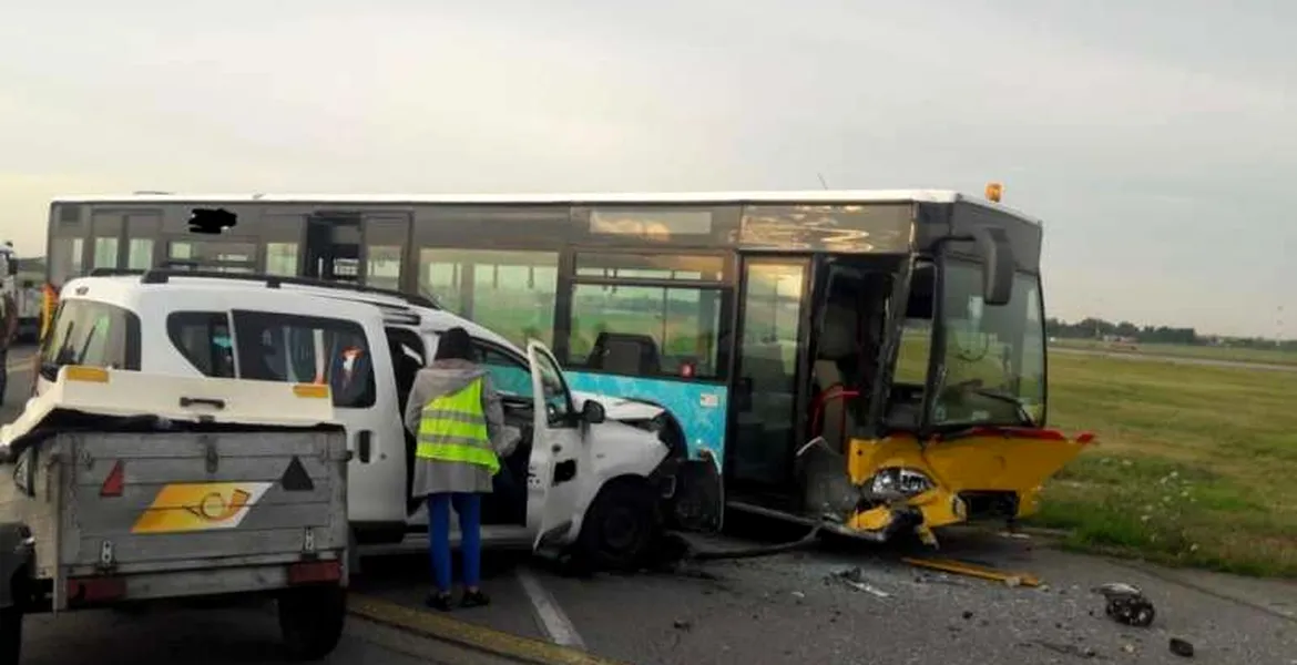 Accident pe aeroportul Henri Coandă. Patru persoane au fost rănite