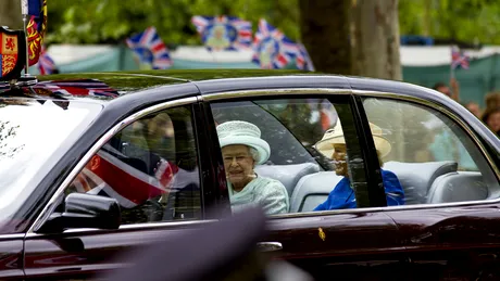 Job de şofer pentru... Casa Regală din Marea Britanie, salariu bun!