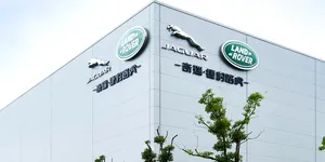 Jaguar Land Rover va renunța la 4.000 de angajați în următorii doi ani. Posturile eliminate nu sunt din producție