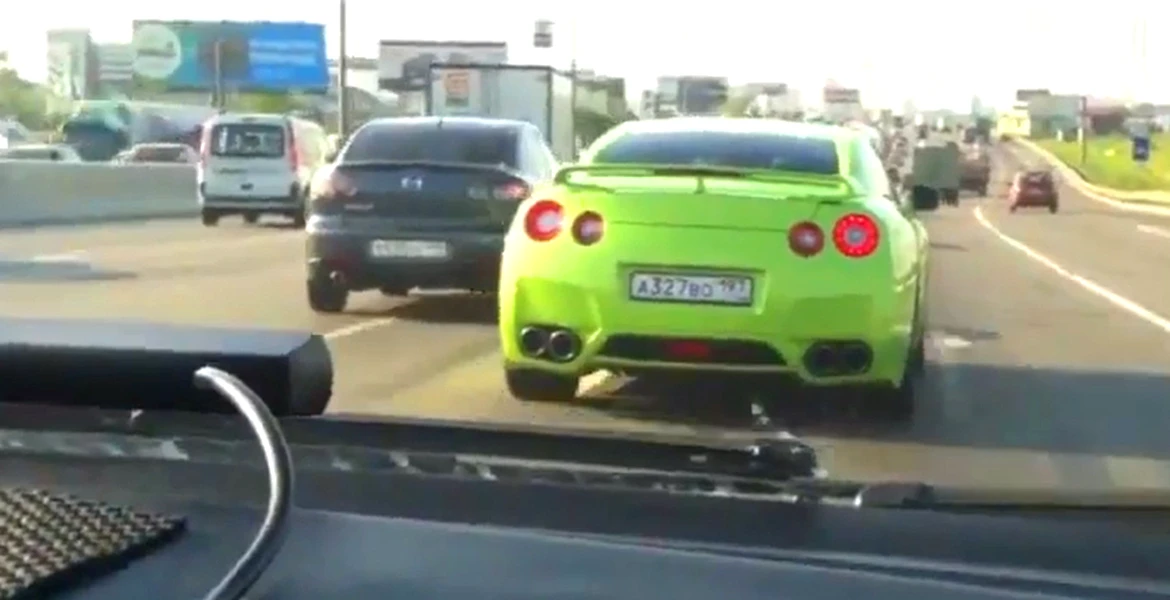 VIDEO: Poliţia rusă, pe urmele unui Nissan GT-R