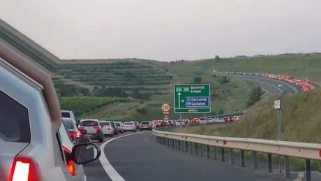 Video | Aglomeraţie infernală pe Autostrada Soarelui de Sfânta Maria