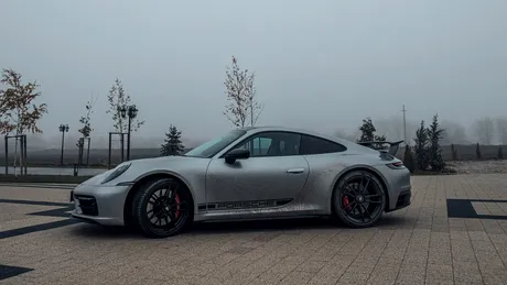 Porsche 911 Carrera 4 GTS - O mașină sport puternică și rapidă: Prezentare Video